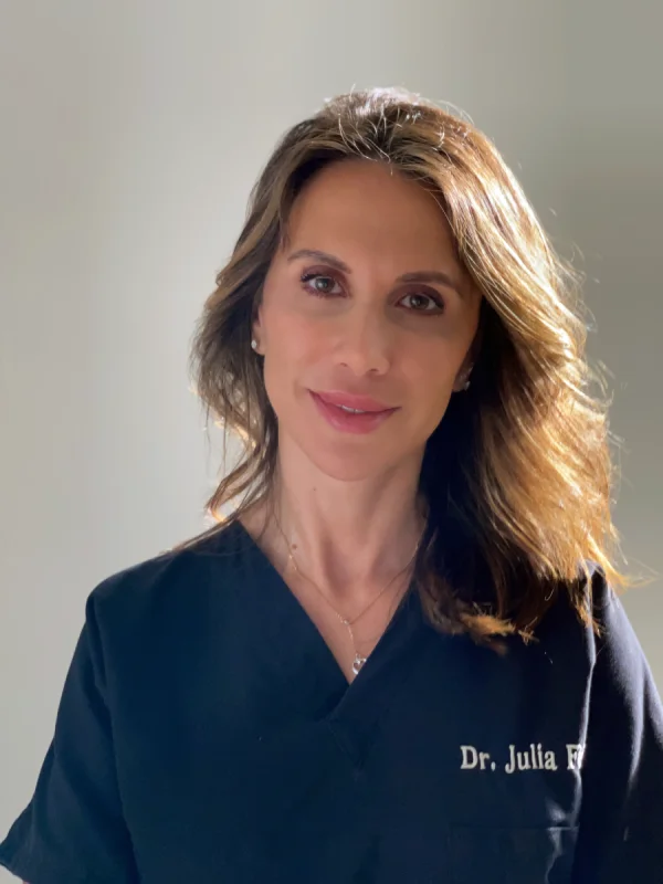 Dr. Julia Feige